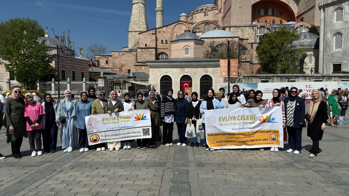 Evliya Çelebi Öğrenci Değişim Programı Kapsamında Bugün Tarihi Yarımadayı Geziyoruz.